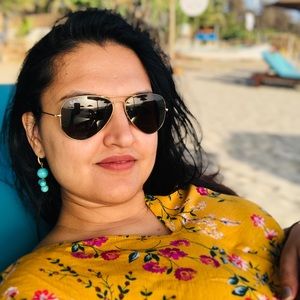 Meet your Posher, Romeeta